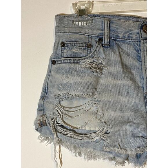 American Eagle Womens Sz 4 Tom Girl Shortie Shorts Distressed Frayed Light Wash - Picture 4 of 10